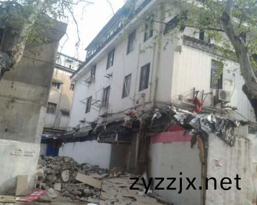 拆(chai)遷(qian)工(gong)程(cheng)